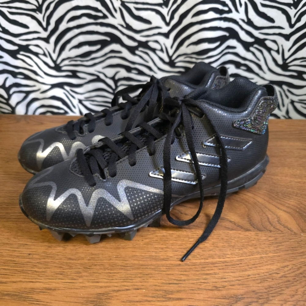 AUCRL1 0122 Thrifted Youth Girls Sz. 4.5 Black Adidas Rubber Cleats - BLESS24